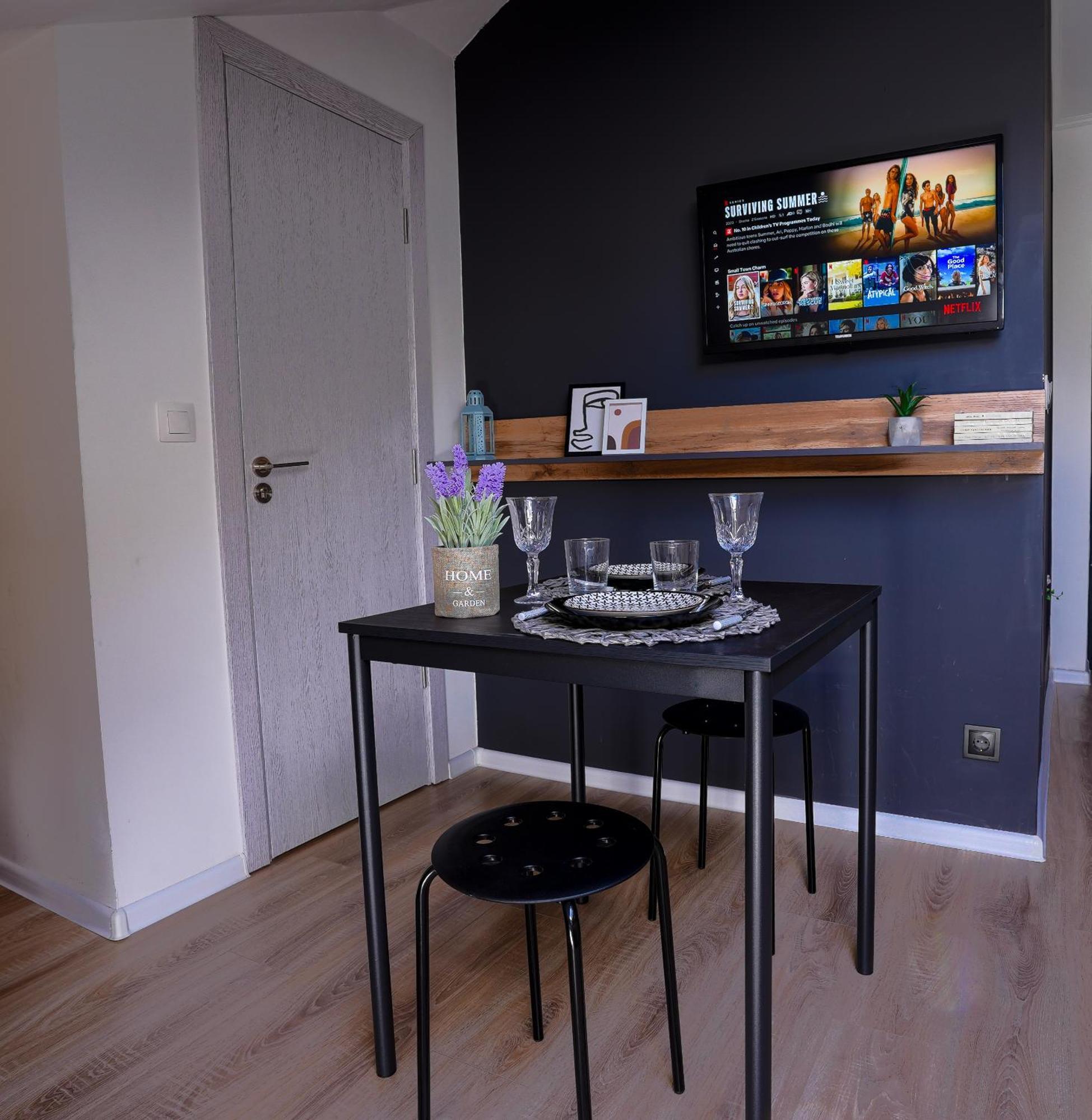 Lily's 7 By Bulgarentals - Apartamento *